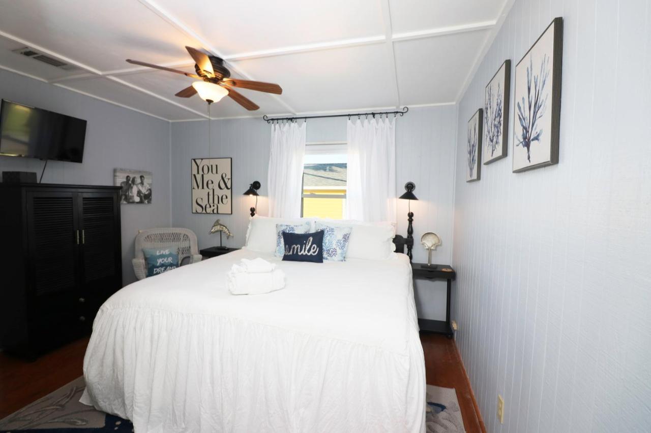 One-Of-A-Kind Beach Home With Lounge Bar Game Room ガルベストン エクステリア 写真