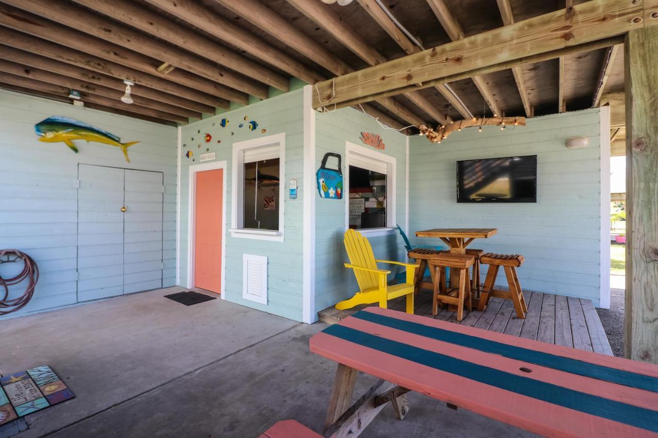 One-Of-A-Kind Beach Home With Lounge Bar Game Room ガルベストン エクステリア 写真