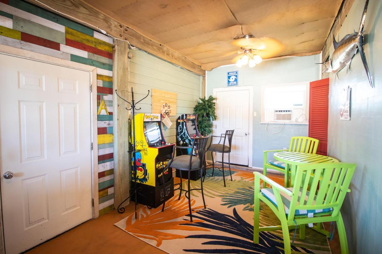 One-Of-A-Kind Beach Home With Lounge Bar Game Room ガルベストン エクステリア 写真
