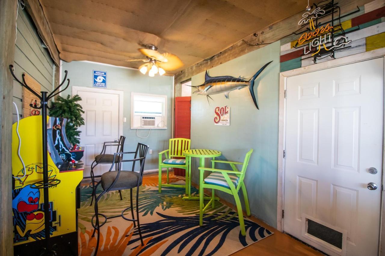 One-Of-A-Kind Beach Home With Lounge Bar Game Room ガルベストン エクステリア 写真